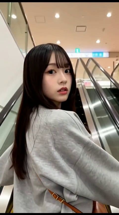 ［AI動画・スマホ特化］ エスカレータで見かけた可愛い子…やることやってるんだ… サンプル6