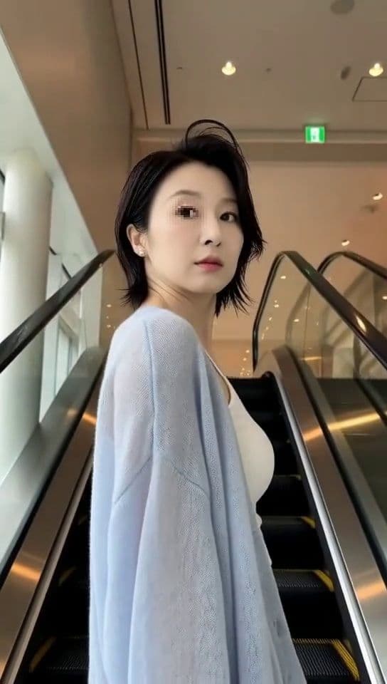 ［AI動画・スマホ特化］ エスカレータで見かけた淑女な奥様…やることやってるんだ…熟女編 サンプル9