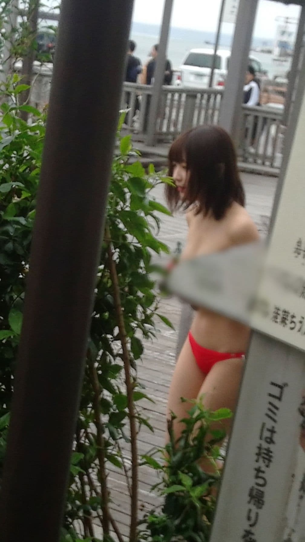 街中で露出する女たち サンプル3