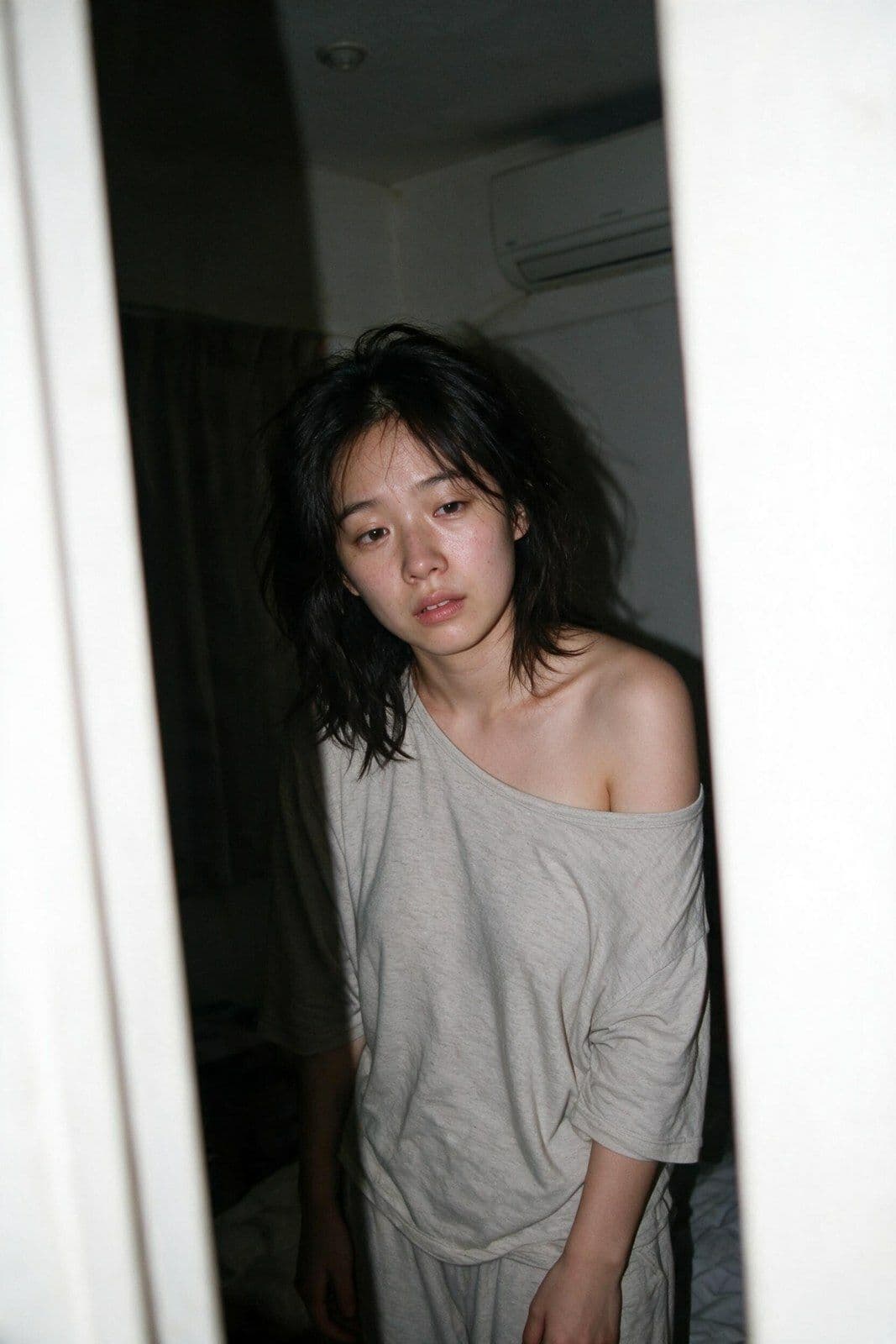 ［実写級］壁の薄い部屋に置き忘れたカメラ ─ 隣の奥さん（25）・テープ28本 サンプル4