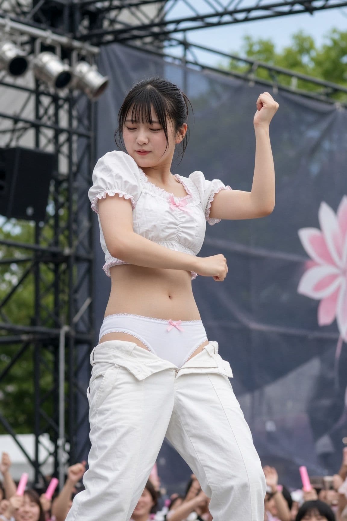 アイドルのパンツ丸見えハプニング画像集 サンプル6